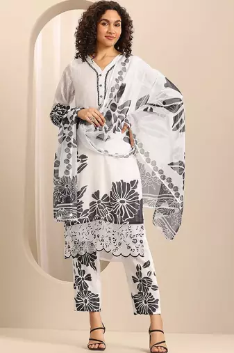 women floral printed regular kurta with trousers & with dupatta