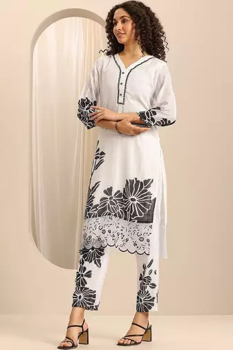 women floral printed regular kurta with trousers & with dupatta