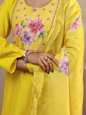 women floral printed regular kurta with patiala & with dupatta 2