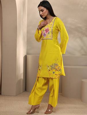 women floral printed regular kurta with patiala & with dupatta 3