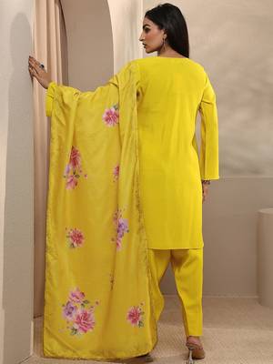 women floral printed regular kurta with patiala & with dupatta 4