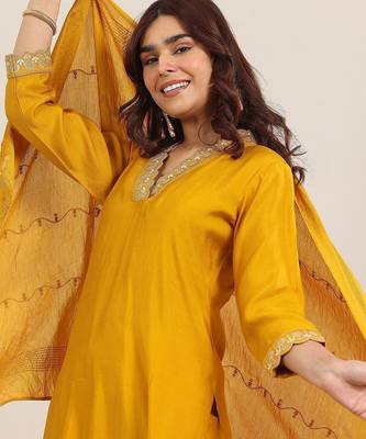 yoke design v-neck straight sequinned kurta with trousers and dupatta 2