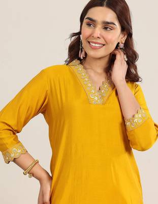 yoke design v-neck straight sequinned kurta with trousers and dupatta 6