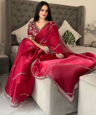 Maroon sequinned embroidered organza saree 2