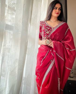 Maroon sequinned embroidered organza saree 3
