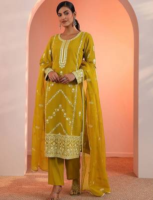 floral embroidered round neck sequinned straight kurta with trousers & dupatta 2