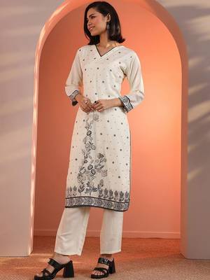 women woven design embroidered kurta with trousers & dupatta 4