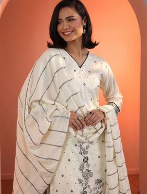 women woven design embroidered kurta with trousers & dupatta 6