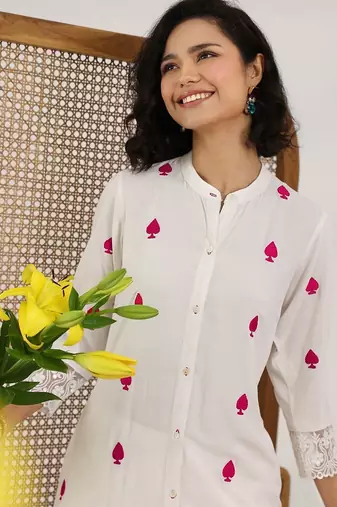 women ethnic motifs embroidered regular thread work kurta with trousers