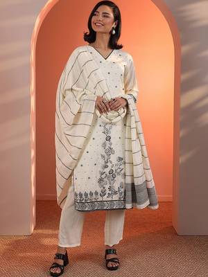 women ethnic motifs printed regular kurta with trousers & with dupatta 3