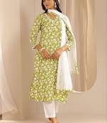 women floral printed regular kurta with trousers & with dupatta