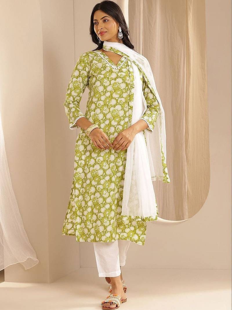 women floral printed regular kurta with trousers & with dupatta