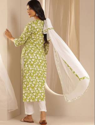 women floral printed regular kurta with trousers & with dupatta 5