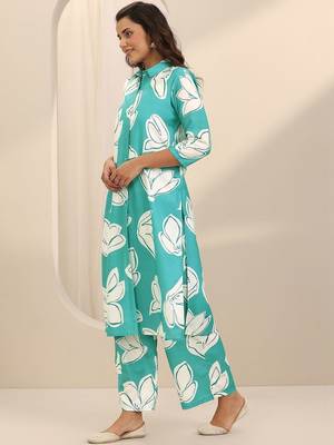 women floral printed regular kurta with trousers 2