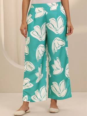 women floral printed regular kurta with trousers 5