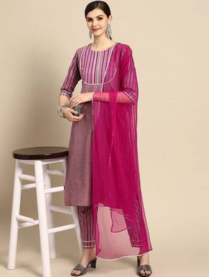 women regular kurta with trousers & with dupatta 4