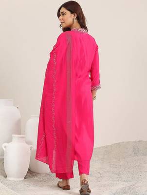 yoke design v neck kurta with trousers & dupatta 6