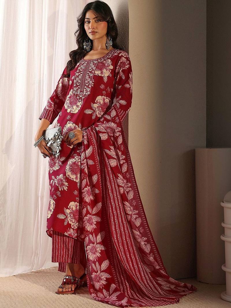 women floral printed regular thread work kurta with trousers & with dupatta