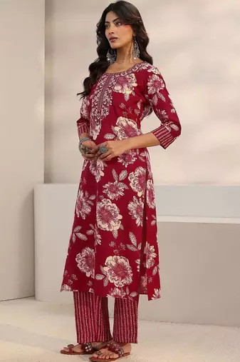 women floral printed regular thread work kurta with trousers & with dupatta