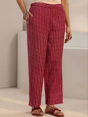 women floral printed regular thread work kurta with trousers & with dupatta 7
