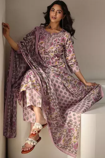 women floral printed regular thread work kurta with trousers & with dupatta