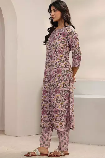 women floral printed regular thread work kurta with trousers & with dupatta