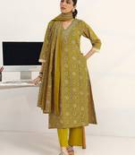 women ethnic motifs printed regular cotton blend kurta with trousers & with dupatta