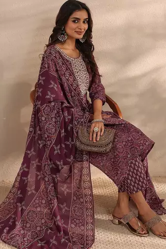 women ethnic motifs printed regular thread work kurta with trousers & with dupatta
