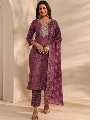 women ethnic motifs printed regular thread work kurta with trousers & with dupatta 6