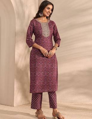 women ethnic motifs printed regular thread work kurta with trousers & with dupatta 7