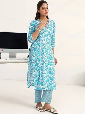 women floral printed regular kurta with trousers & with dupatta 2