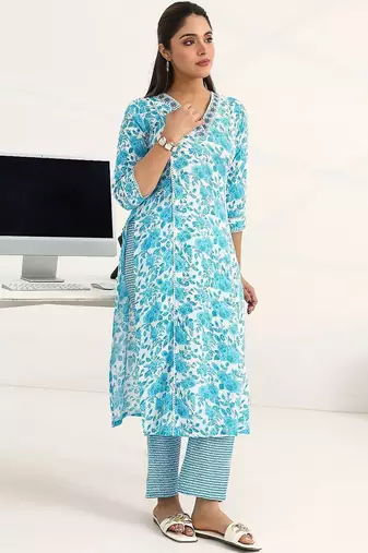 women floral printed regular kurta with trousers & with dupatta
