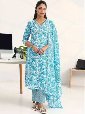 women floral printed regular kurta with trousers & with dupatta 4