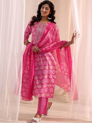 women ethnic motifs printed regular kurta with trousers & with dupatta 1