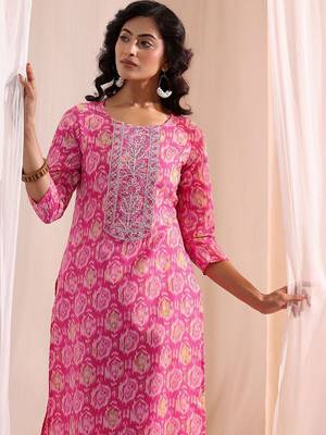women ethnic motifs printed regular kurta with trousers & with dupatta 2