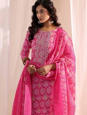 women ethnic motifs printed regular kurta with trousers & with dupatta 4