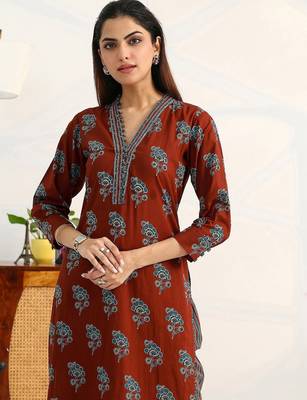 women ethnic motifs printed regular cotton blend kurta with trousers & with dupatta 6