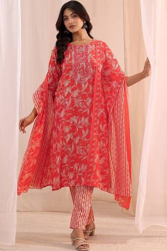 women floral printed regular thread work kurta with trousers & with dupatta