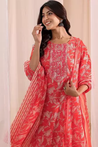 women floral printed regular thread work kurta with trousers & with dupatta