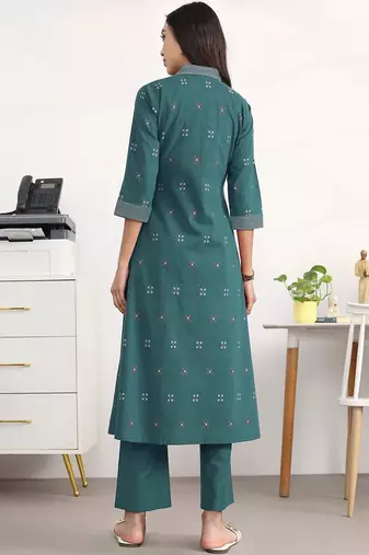 women ethnic motifs pleated kurta with trousers