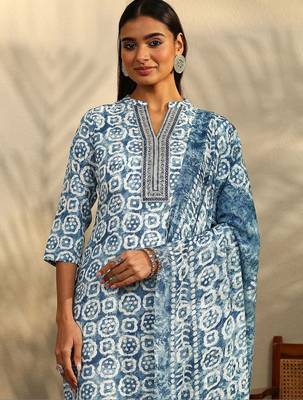 women ethnic motifs printed regular thread work kurta with trousers & with dupatta 2