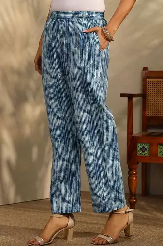 women ethnic motifs printed regular thread work kurta with trousers & with dupatta