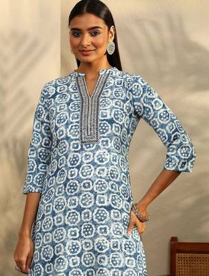 women ethnic motifs printed regular thread work kurta with trousers & with dupatta 6