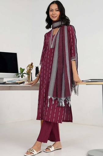 women printed regular kurta with trousers & with dupatta