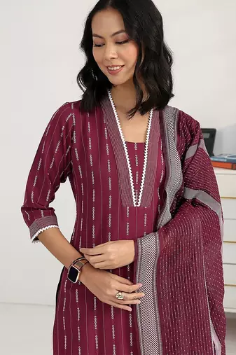 women printed regular kurta with trousers & with dupatta