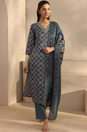 women ethnic motifs printed regular thread work kurta with trousers & with dupatta