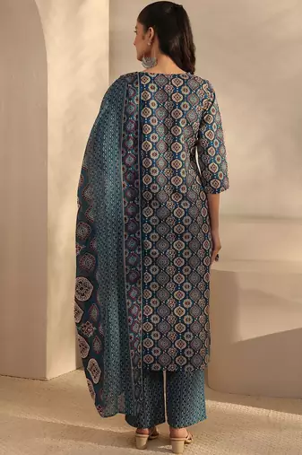 women ethnic motifs printed regular thread work kurta with trousers & with dupatta