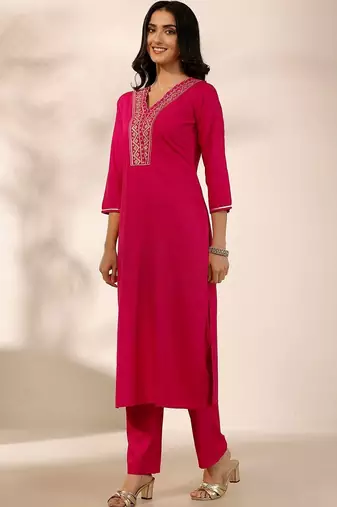 women ethnic motifs embroidered regular kurta with trousers & with dupatta