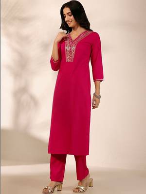 women ethnic motifs embroidered regular kurta with trousers & with dupatta 7