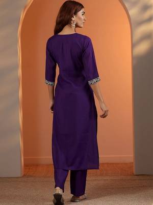 women ethnic motifs embroidered regular thread work kurta with trousers 4